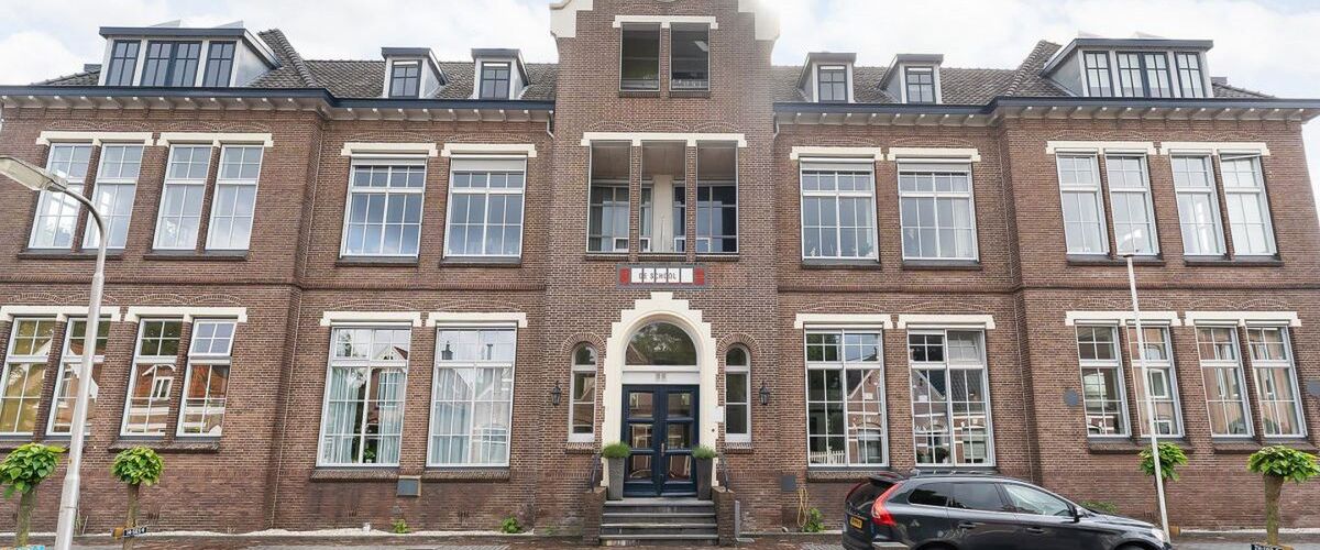 Funda: woning met gedeeld zwembad en dakterras kost slechts € 250.000,-