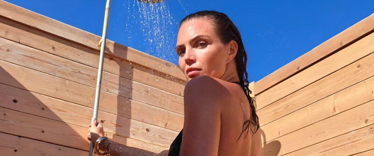 Foto’s: Kim Feenstra laat volgers meegenieten van haar douchesessie