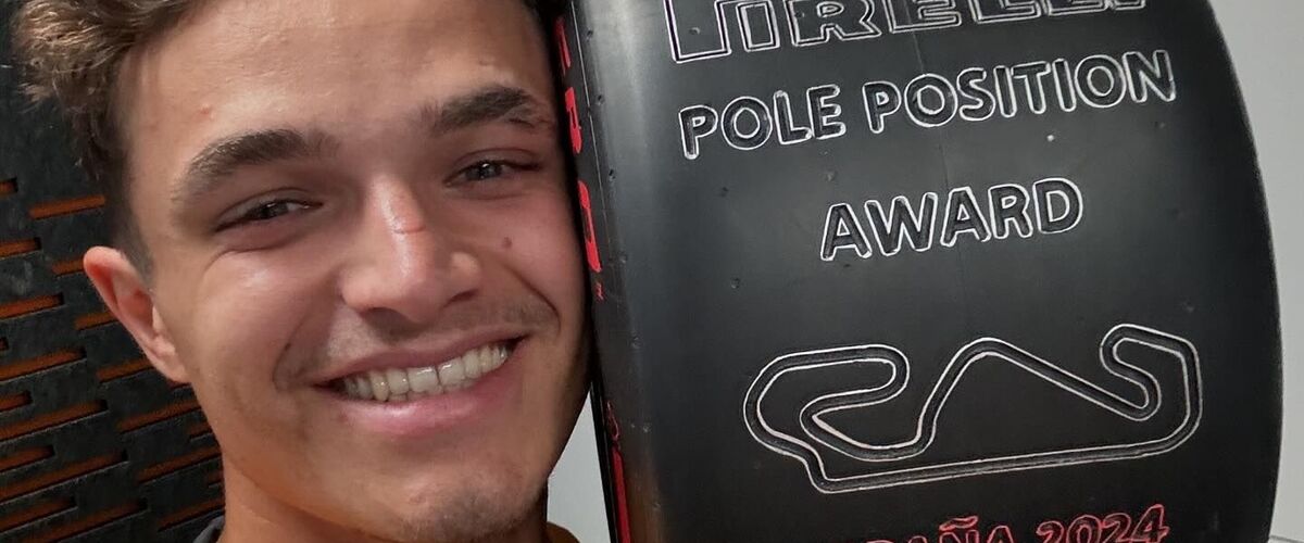 Lando Norris gespot in zijn nieuwe Porsche (t.w.v. € 2 miljoen) met een peperdure Rolex om de pols