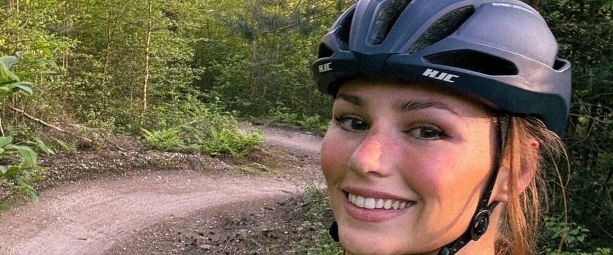 Van tweewielers naar vierwielers: de auto van Puck Moonen maakt elke liefhebber jaloers