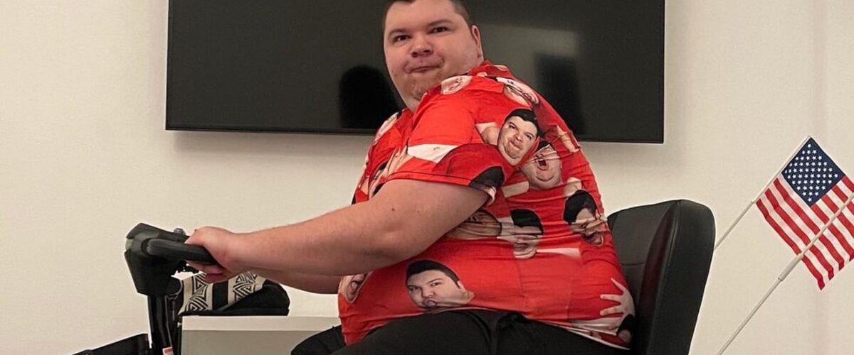 YouTuber valt in het geheim maar liefst 114 kilo af en zorgt voor grote verbazing