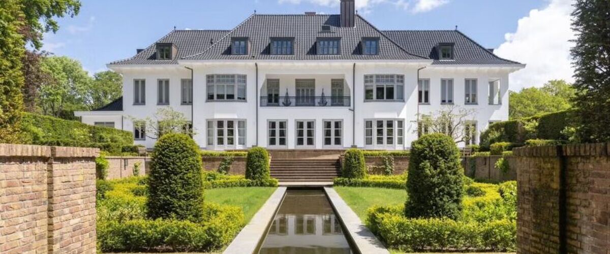 Nederlandse miljonair gooit luxe villa in Aerdenhout wéér in de verkoop voor € 25 miljoen