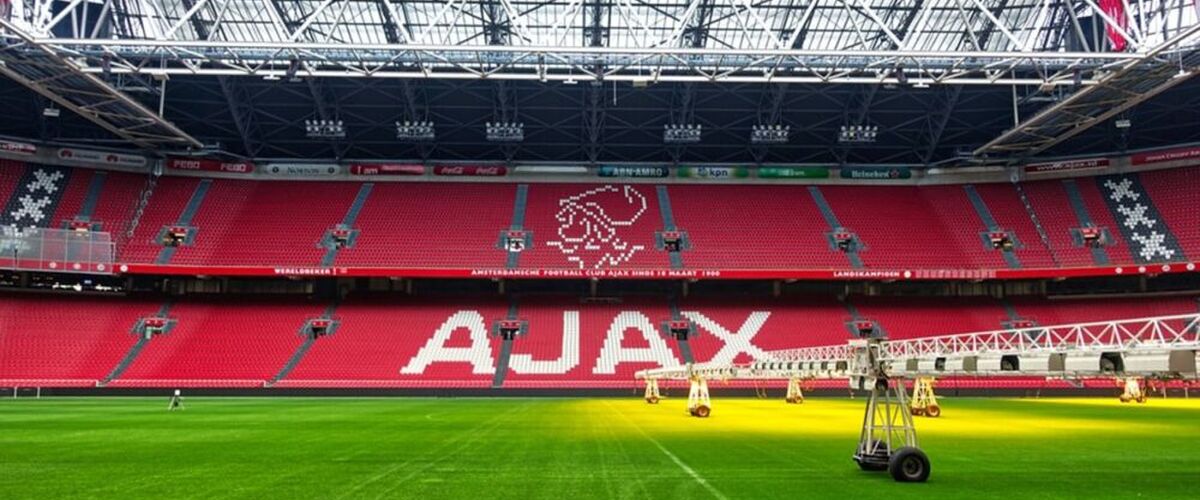 Hoeveel kost het om een voetbalwedstrijd bij te wonen in een skybox bij Ajax, Feyenoord en PSV?