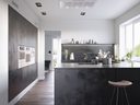 inspiratie zwart keuken man man 5