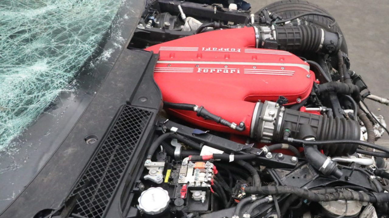 Gecrashte Ferrari Ferrari 812 Competizione