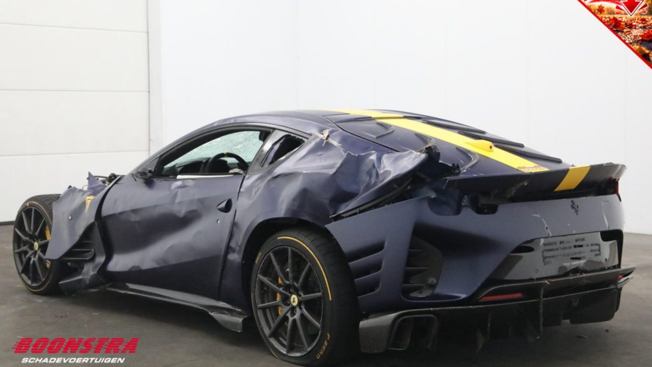 Gecrashte Ferrari Ferrari 812 Competizione