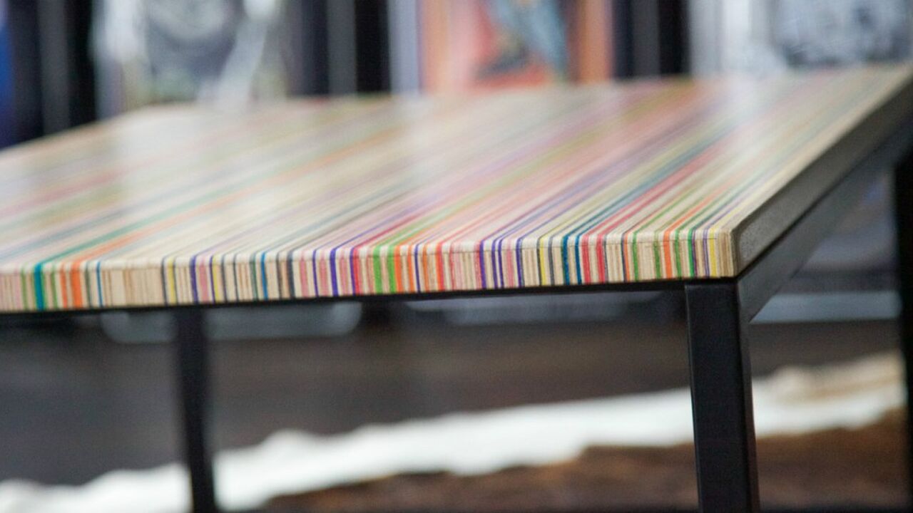 Illustratie voor: Rotterdamse ontwerpers maken tafels van skateboards