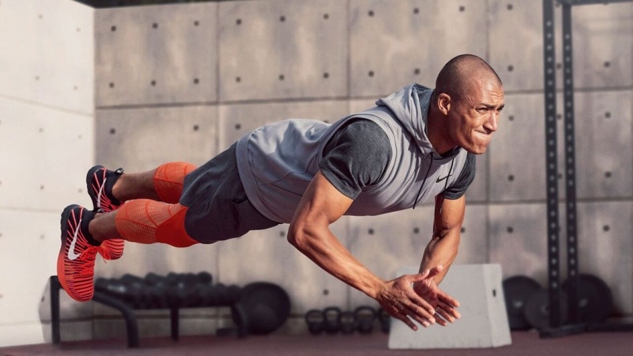 Illustratie voor: Contrast workout: spieren pompen in 30 minuten