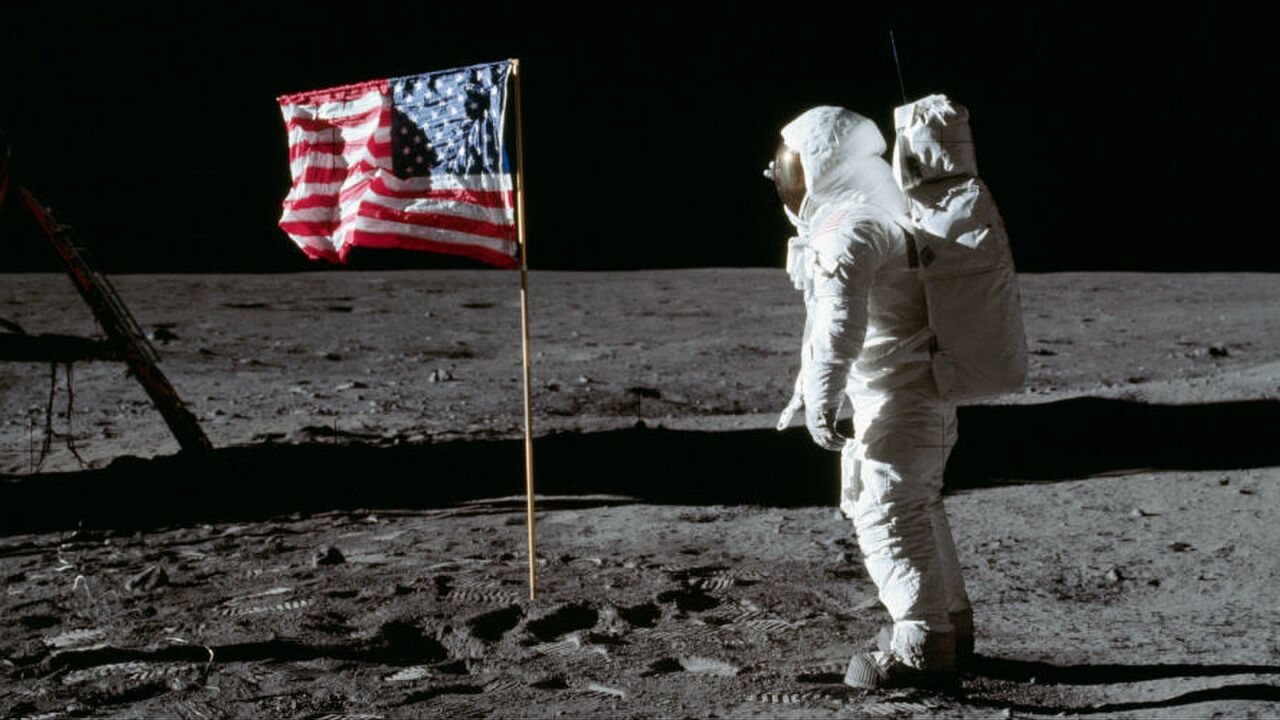 Illustratie voor: Fotoreportage: vrijgegeven foto’s door NASA van de Apollo maanlanding