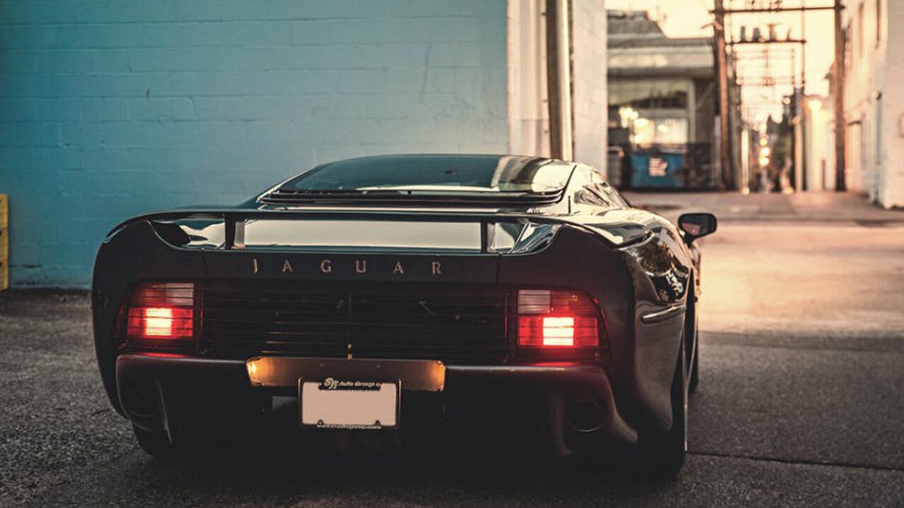 Illustratie voor: Mini-docu: maak kennis met de onbegrepen Jaguar XJ220