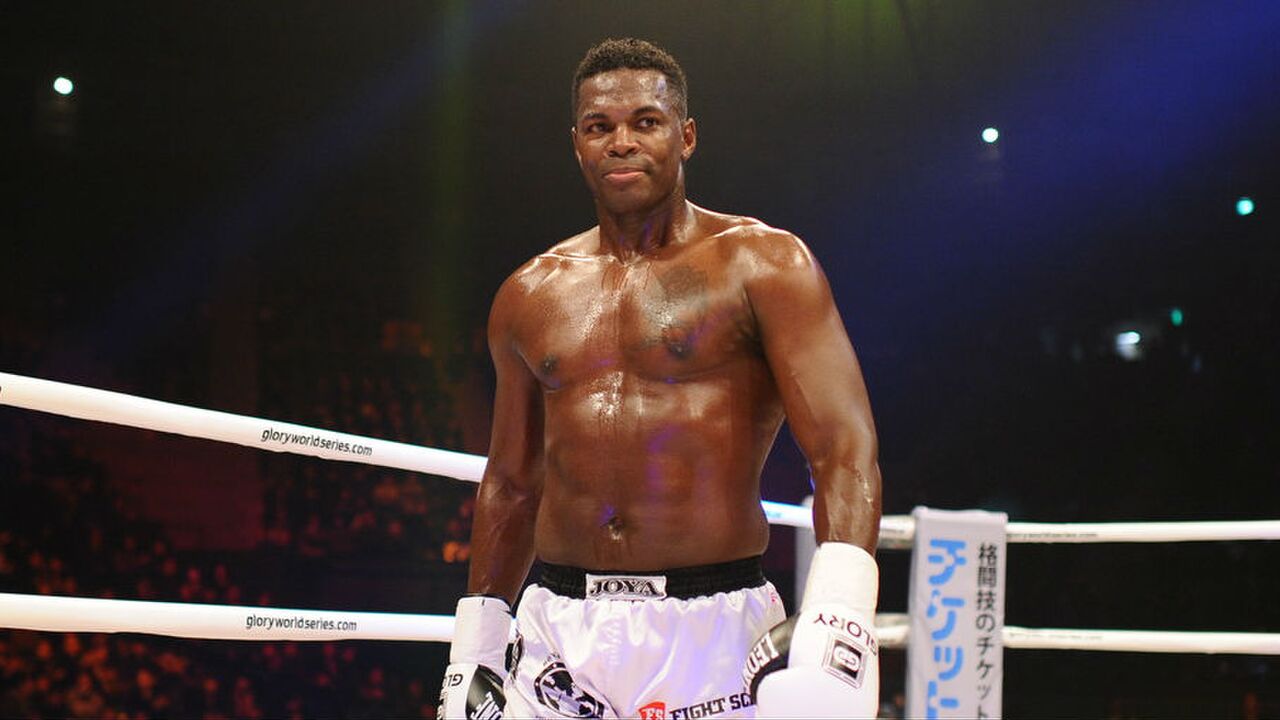 Illustratie voor: Remy Bonjasky accepteert de uitdaging van kickbokser Gökhan Saki
