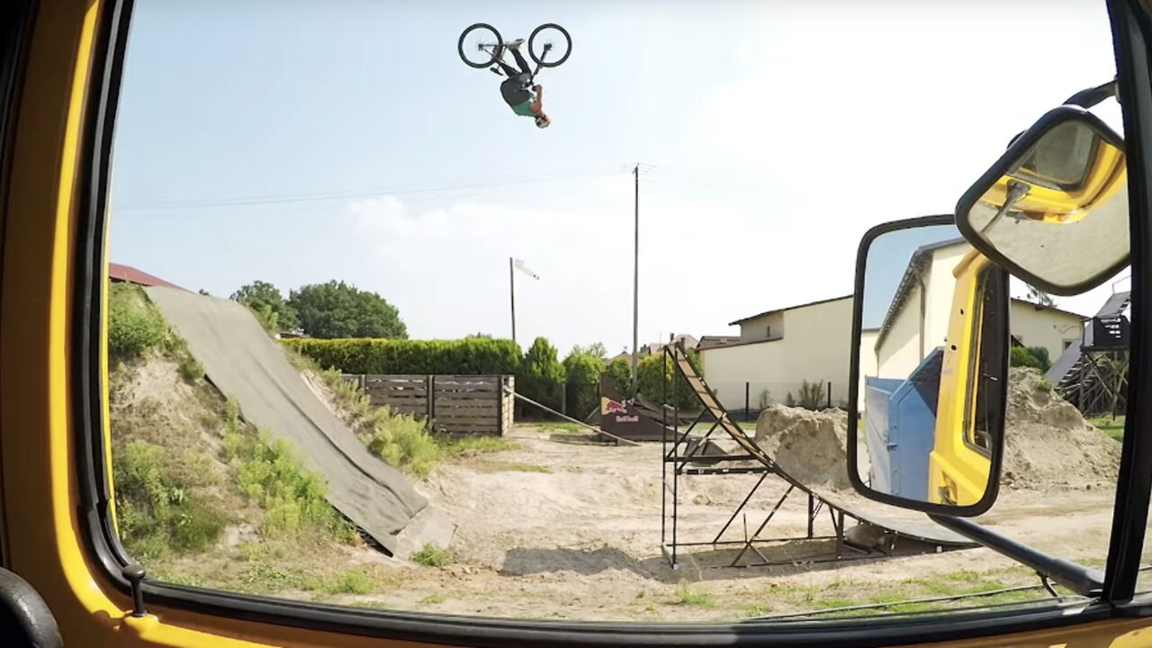 Illustratie voor: Dit zijn de beste GoPro filmpjes van het afgelopen jaar