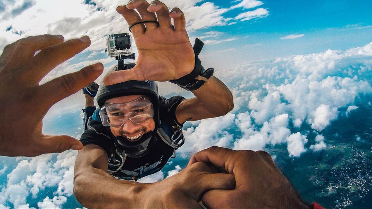 Illustratie voor: Hoe Go Pro bedenker Nick Woodman de sportwereld veranderde
