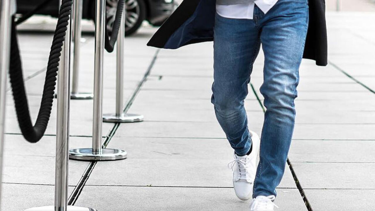 Illustratie voor: De ultieme denim guide voor de lente en zomer