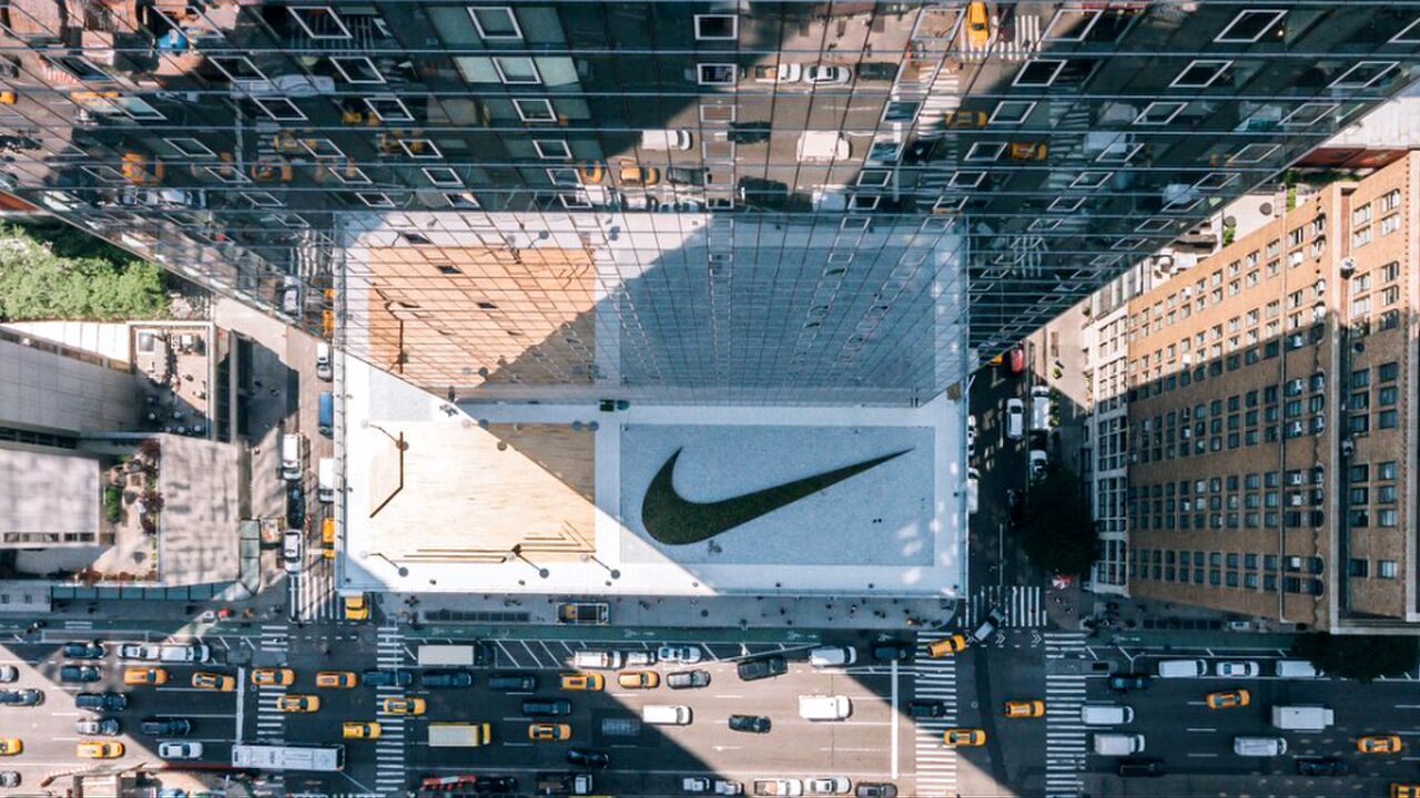 Illustratie voor: Het nieuwe kantoor van Nike in New York is een oase van luxe