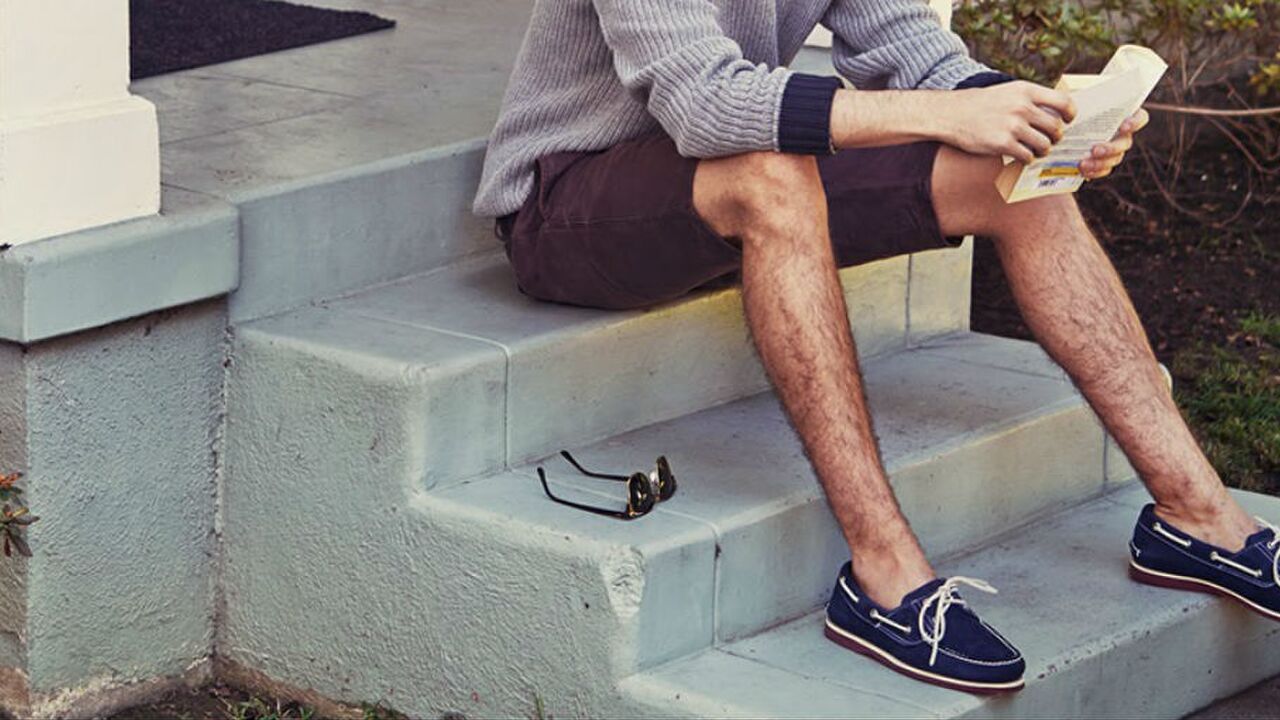Illustratie voor: Zo combineer je de juiste schoenen bij de juiste korte broek