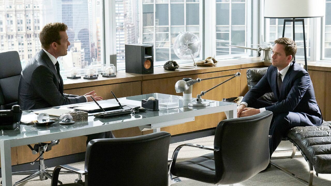 Patrick J. Adams stopt met suits MAN-MAN