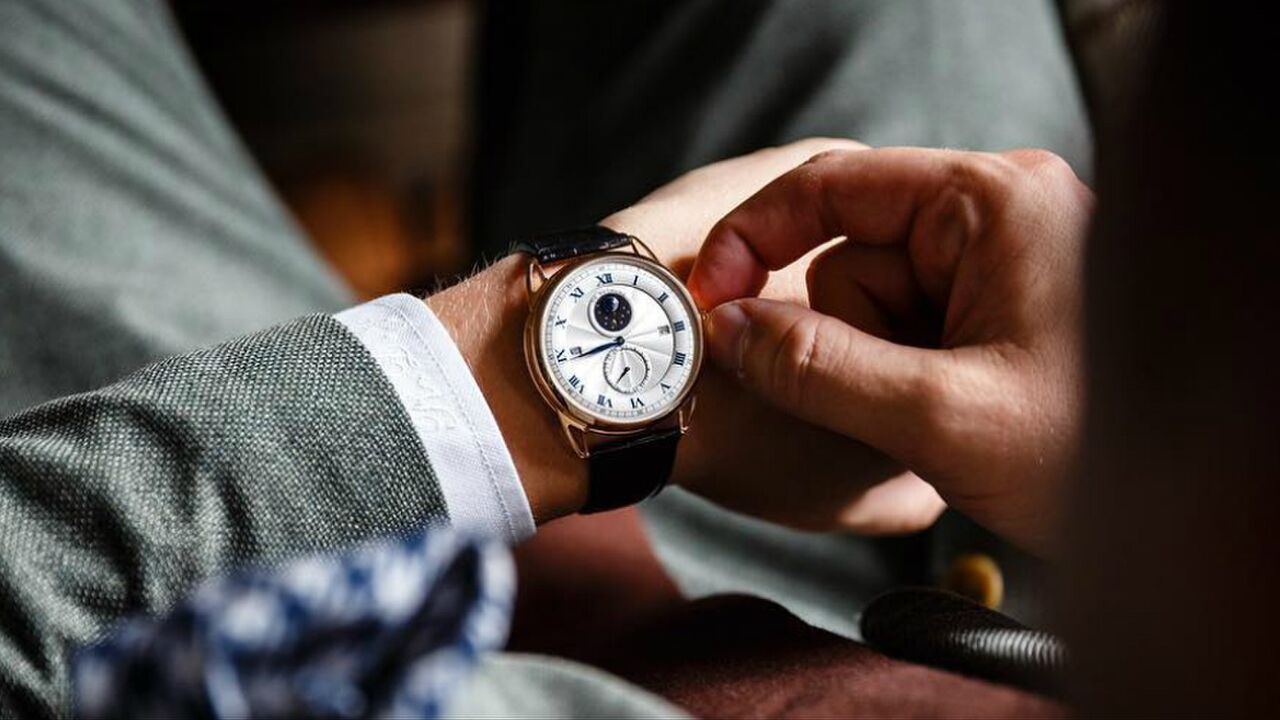 waarom iedere man vroeg of laat een gouden horloge moet bezitten MAN-MAN