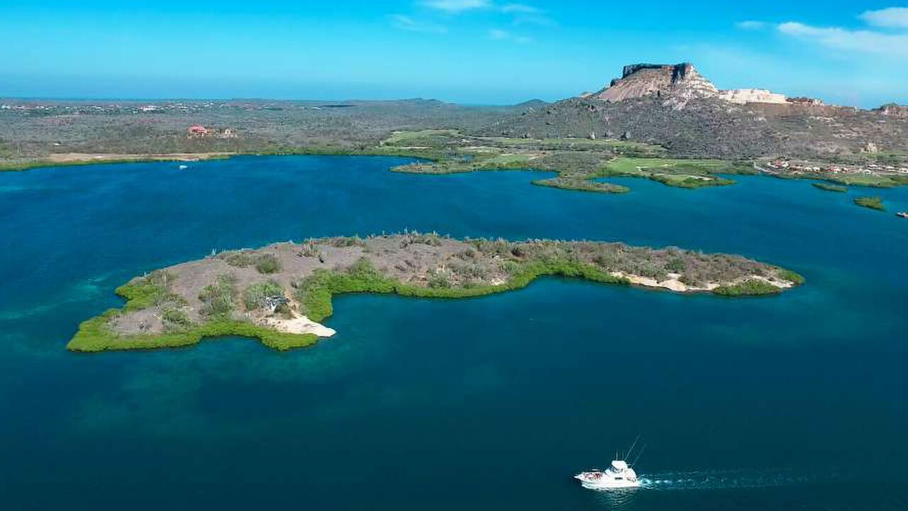 prive eiland curacao man man