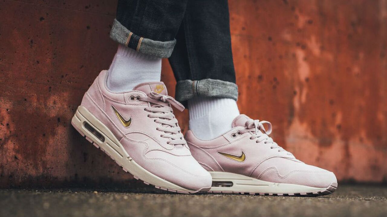 Illustratie voor: Met deze sneakers ga jij stijlvol het voorjaar in