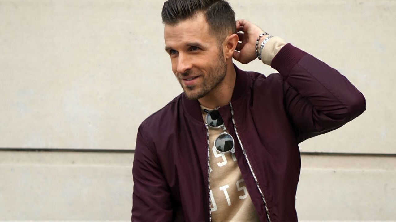Illustratie voor: Zo draag jij de bomber jacket dit voorjaar