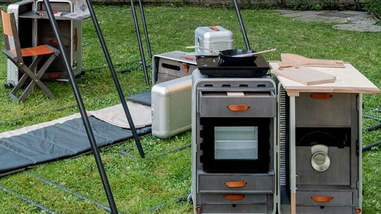 Illustratie voor: Met deze multifunctionele koffer neem jij een hele keuken, werkplek of slaapplek mee