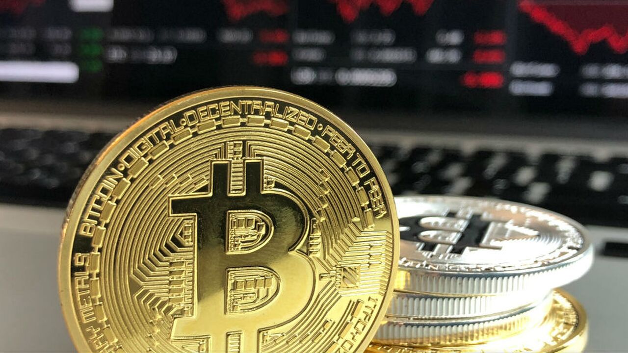 Illustratie voor: Derde grote hack zorgt voor een flinke daling van de Bitcoin