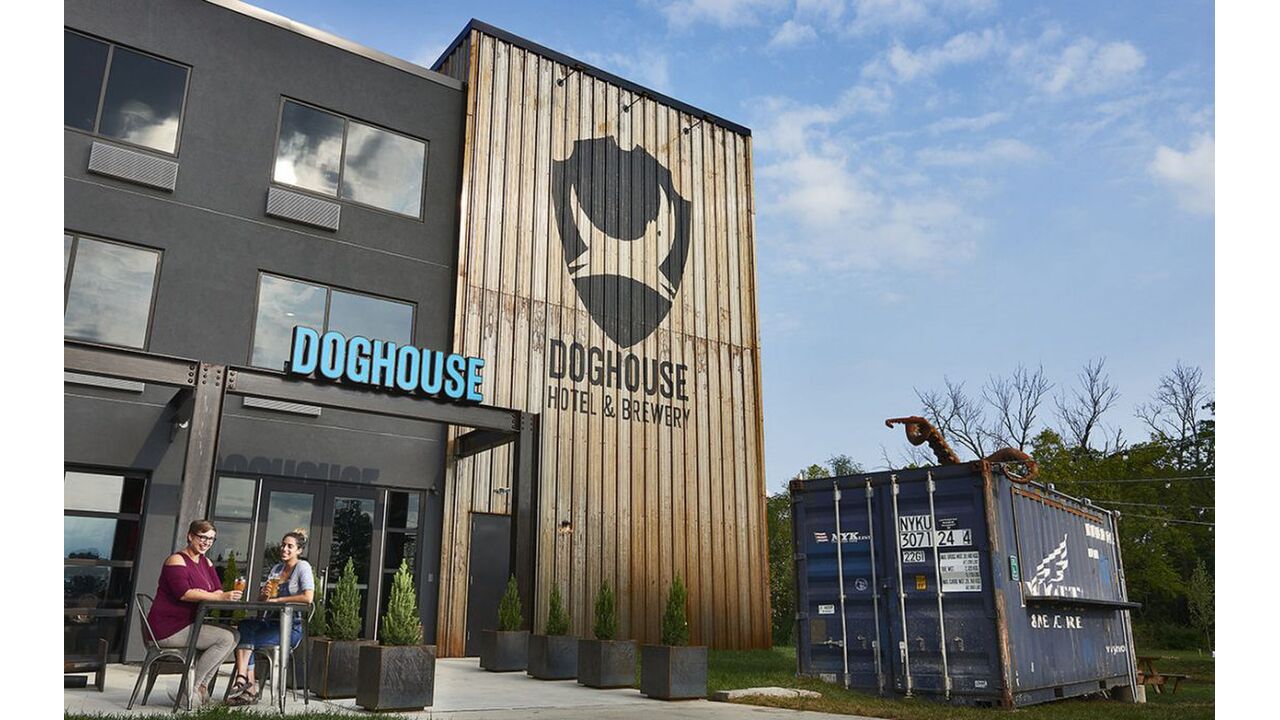 bierhotel doghouse MAN MAN