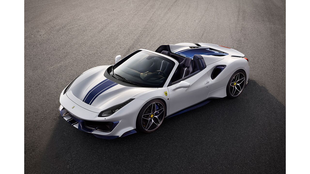 ferrari 488 pista spider cabrio pebble beach MAN MAN