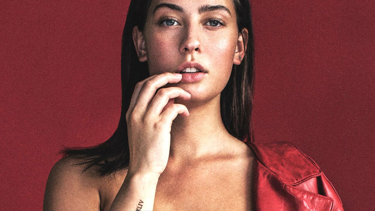 Olivia Norella MAN MAN