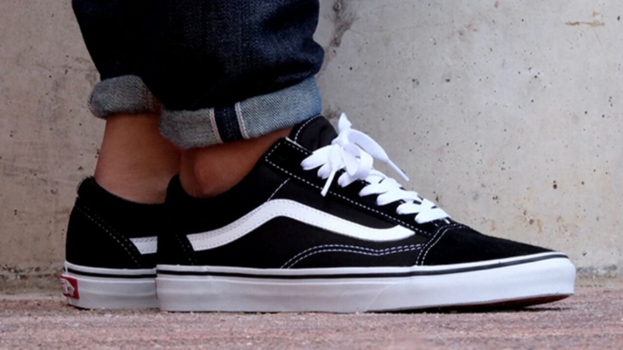 Canvas sneakers