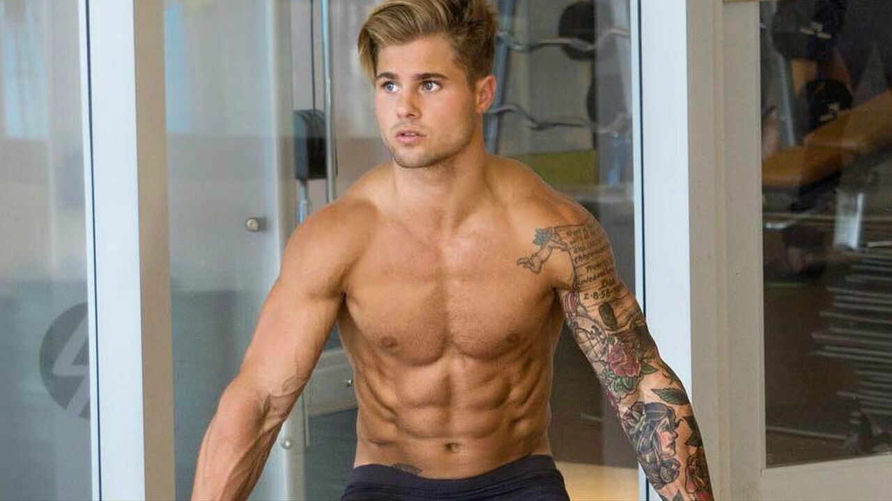 Hoe je door een trainingsplateau heen kan trainen voor spiermassa MAN MAN