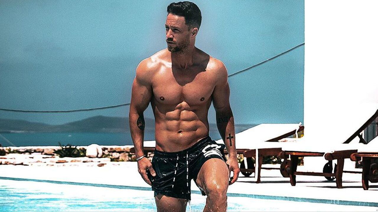 Dit zijn de 7 stappen tot een keiharde sixpack MAN MAN