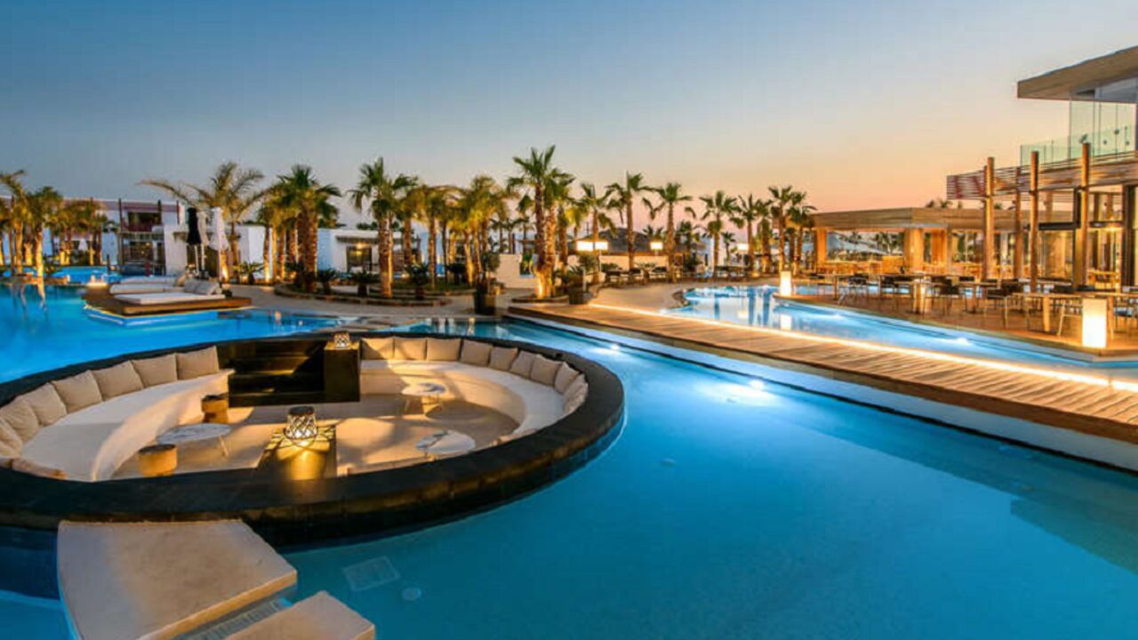 resort header
