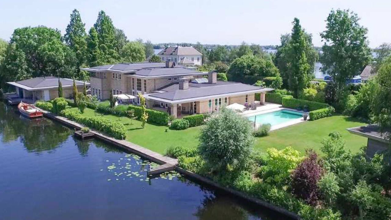 Hakim ZIyech koopt waanzinnige villa