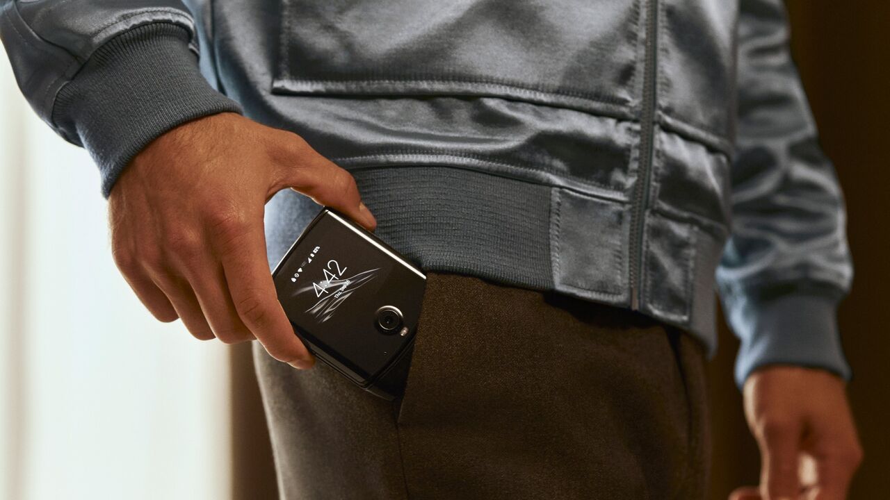 motorola razr pocket size