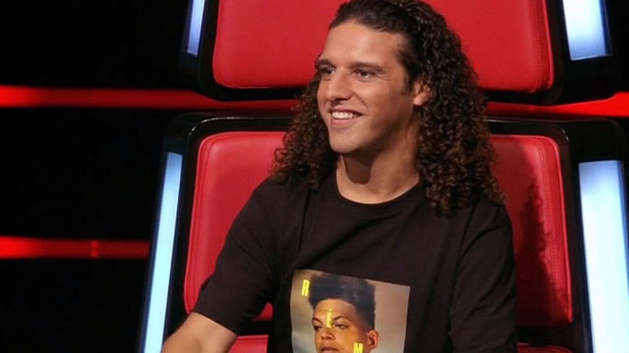 ali b salaris the voice