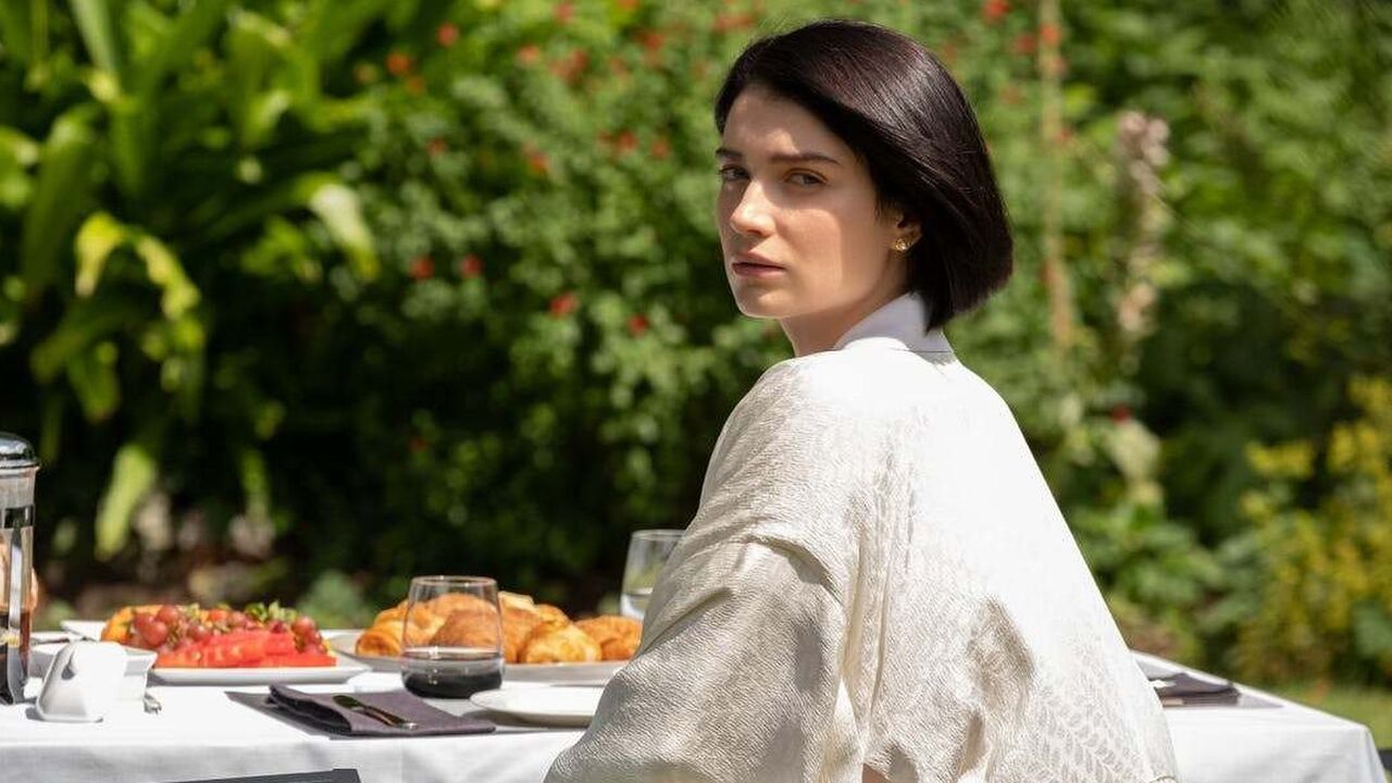 behind her eyes netflix serie