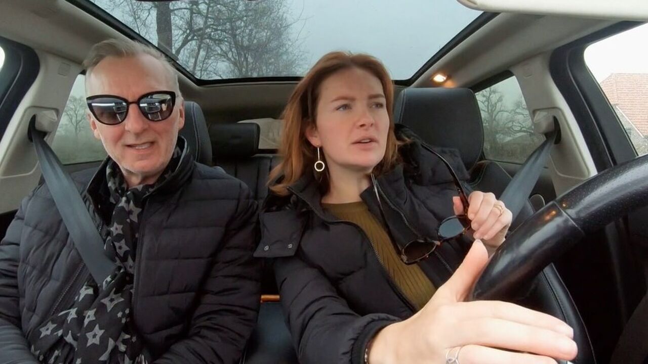 Illustratie voor: Maxime Meiland rijdt in een auto waar iedere man jaloers van wordt