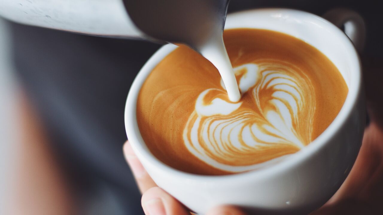 Hoeveel koffie drinkt Nederlander gemiddeld