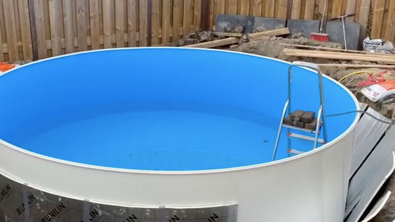 Zo bouw je zelf een eigen zwembad in de tuin voor nog geen 300 euro