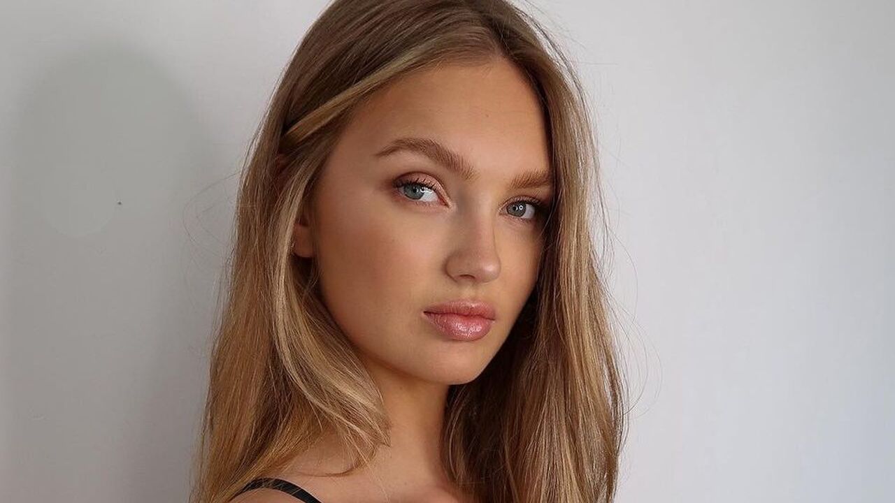 Romee Strijd Instagram fit