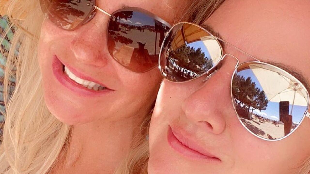 Sonja Bakker bewijst met bikini foto dat leeftijd slechts een getal is