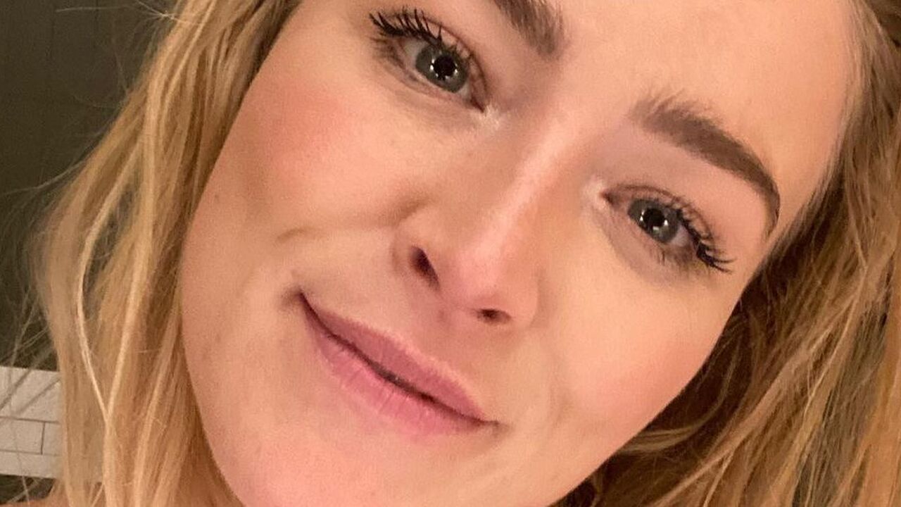 Geraldine Kemper zet topless foto op Instagram en geniet van de zon