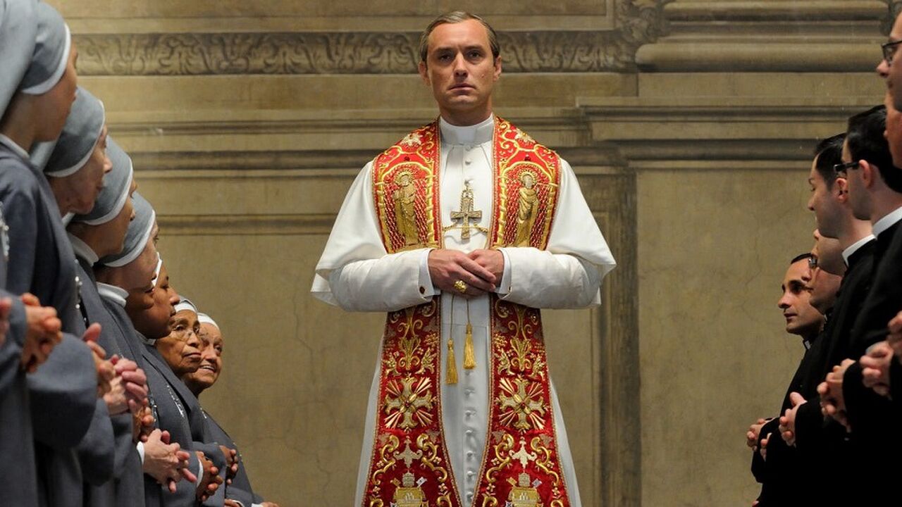 Illustratie voor: Netflix serie tip: The Young Pope met Jude Law knalt met een IMDb-score van een 8,4