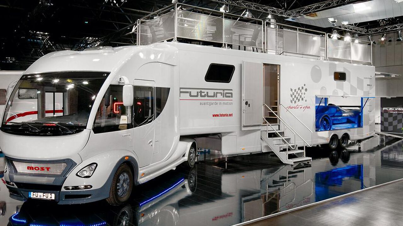 Illustratie voor: De meest luxe camper ter wereld beschikt over een jacuzzi, dakterras én autogarage