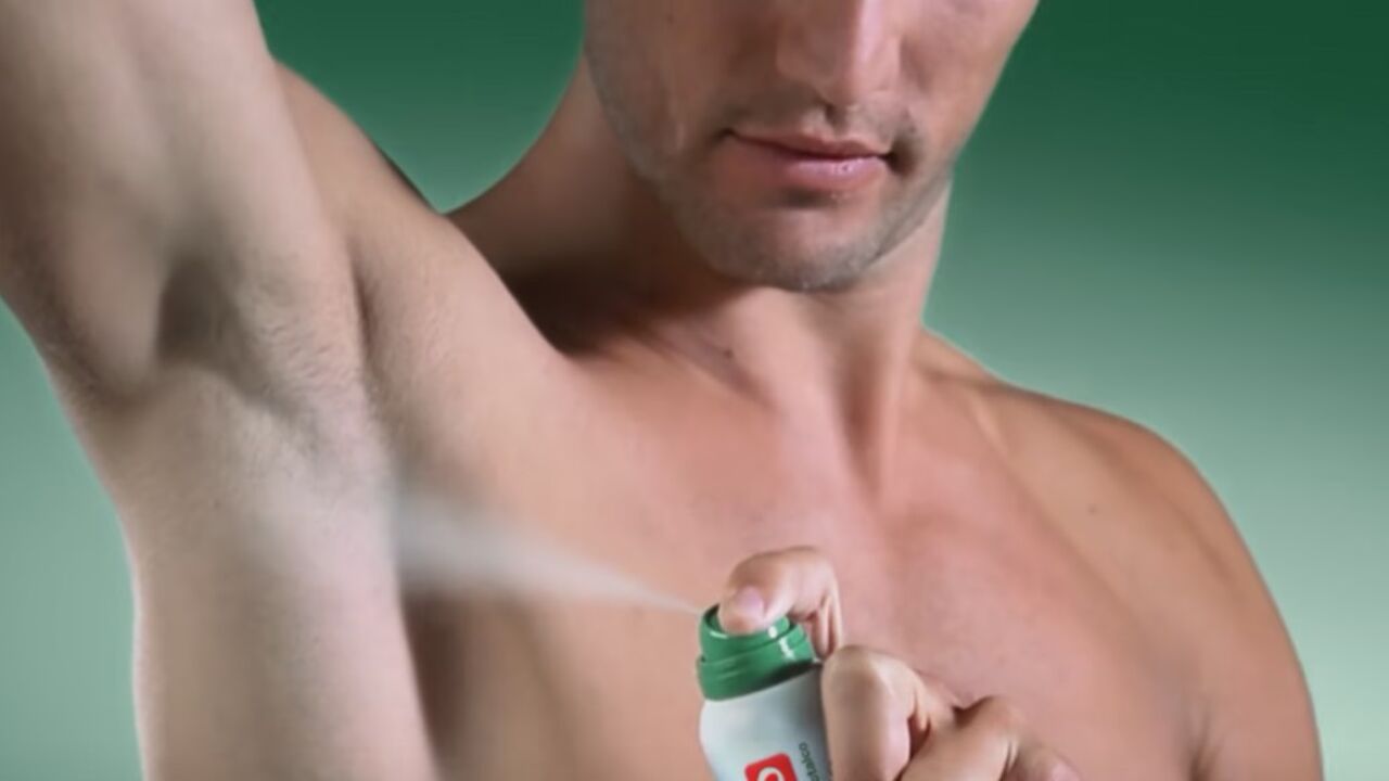 wanneer deodorant opspuiten