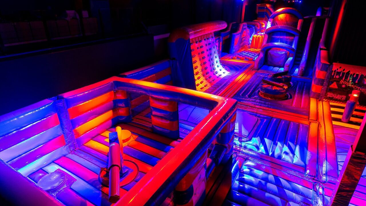 speelhal volwassen springkussen breda (1)