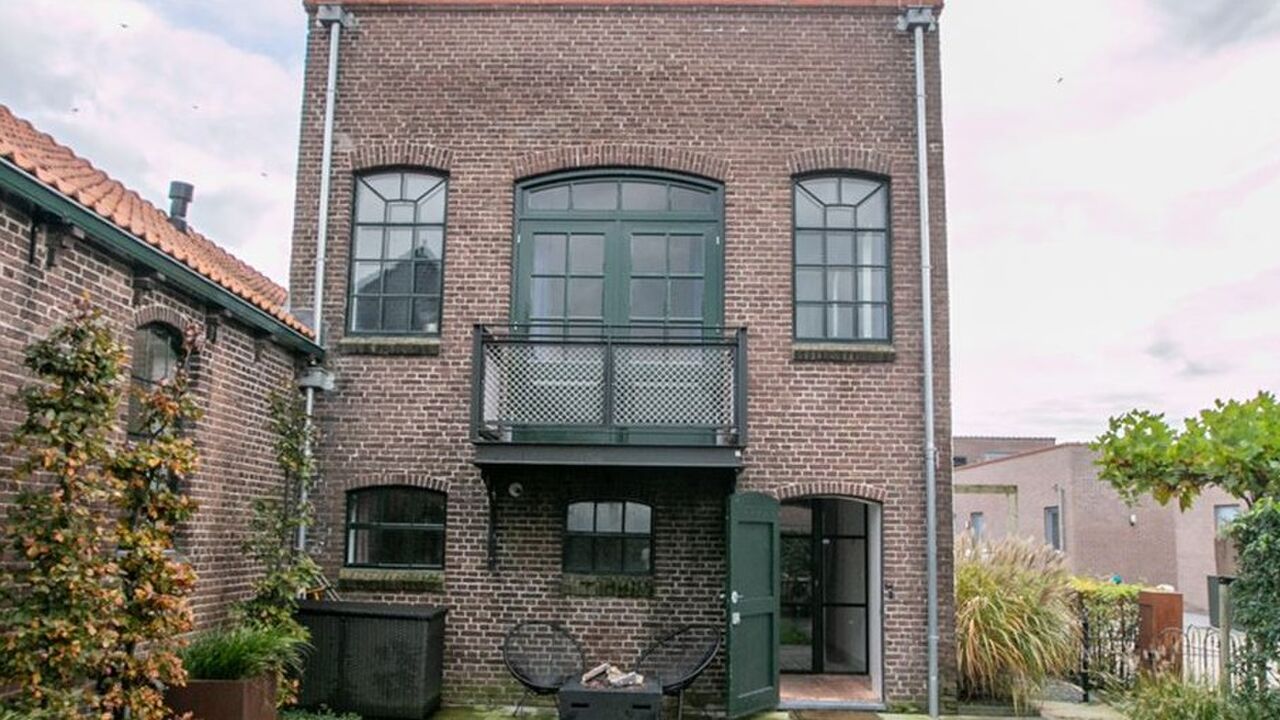 Illustratie voor: Funda droomwoning: oude fabriek is nu een stoere mannenloft