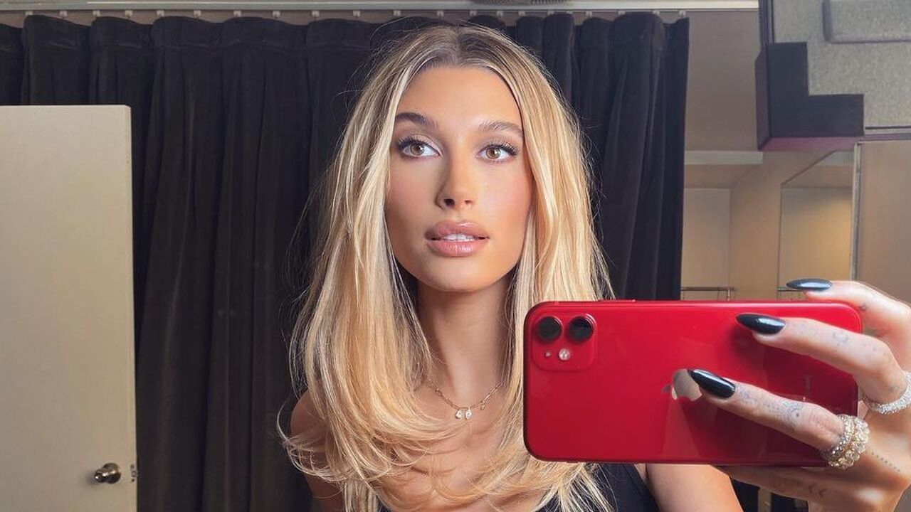 Hailey Bieber Instagram Victoria's Secret